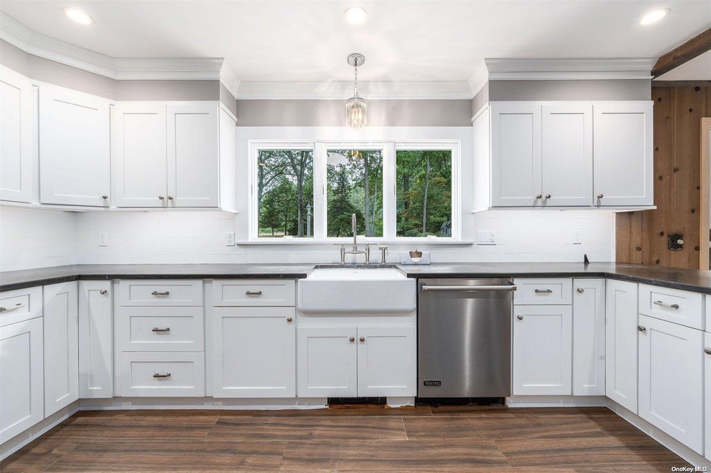 9 of 29 - 6005 Hortons Lane, Southold, NY