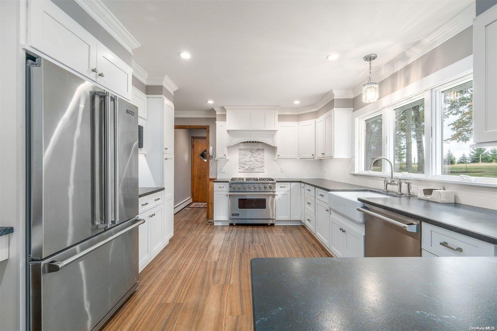 10 of 29 - 6005 Hortons Lane, Southold, NY