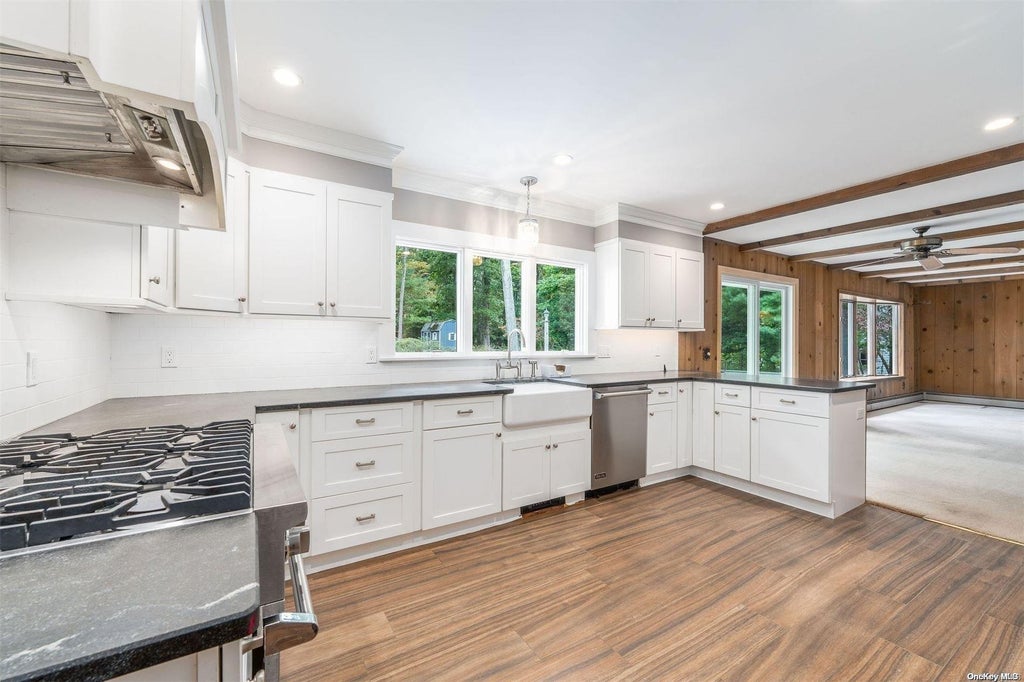 11 of 29 - 6005 Hortons Lane, Southold, NY