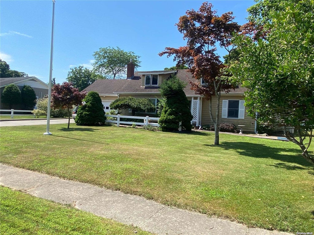 1 of 14 - 2 Elizabeth Place, Center Moriches, NY