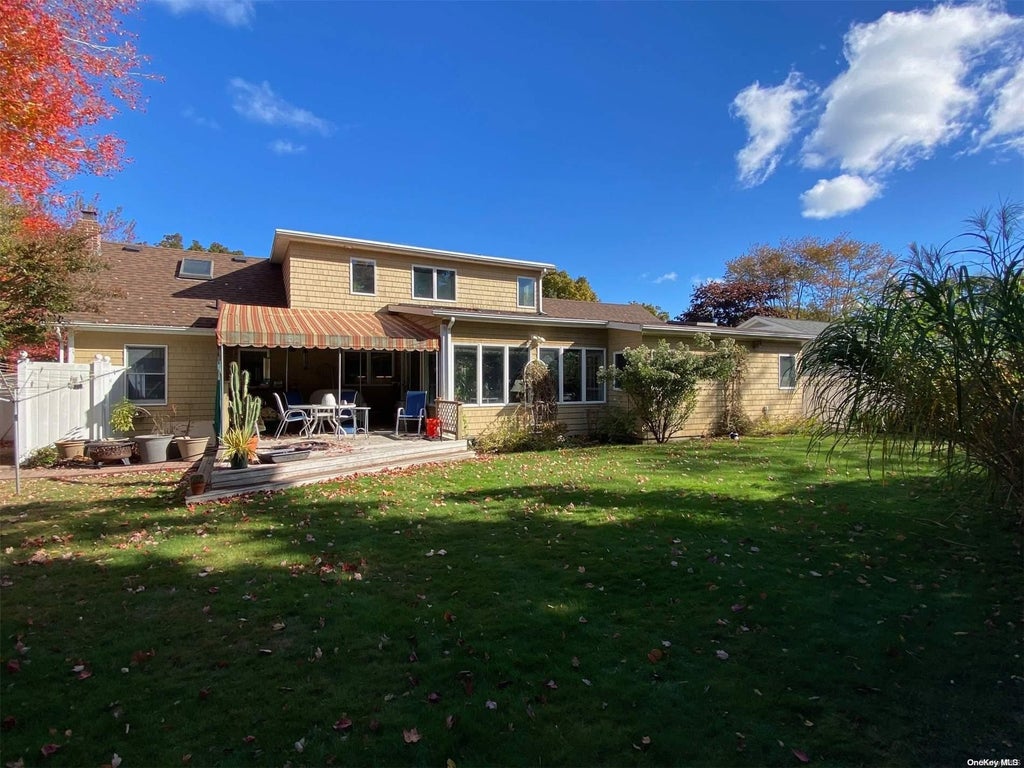 9 of 14 - 2 Elizabeth Place, Center Moriches, NY