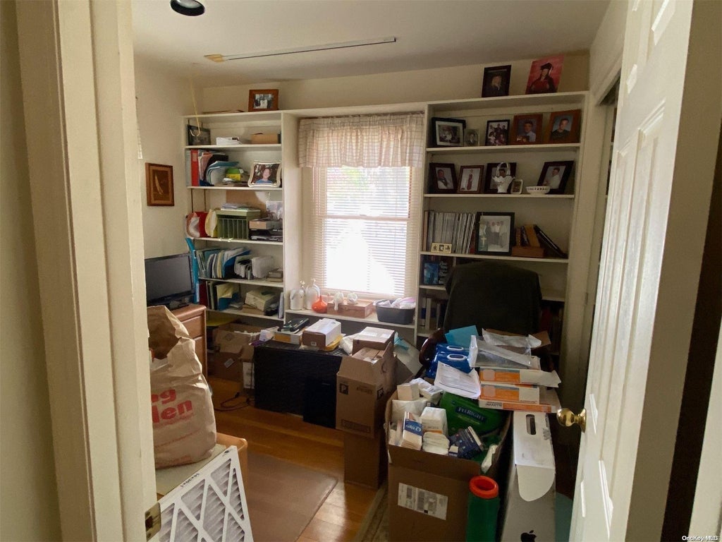 8 of 14 - 2 Elizabeth Place, Center Moriches, NY