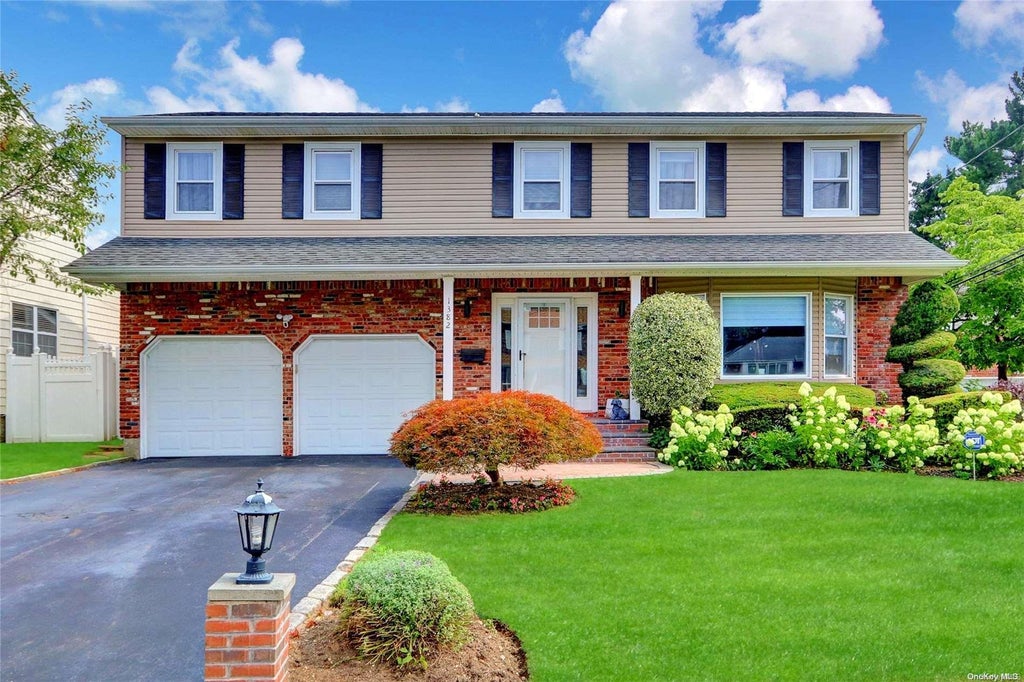 1 of 34 - 1382 Sally Court, East Meadow, NY