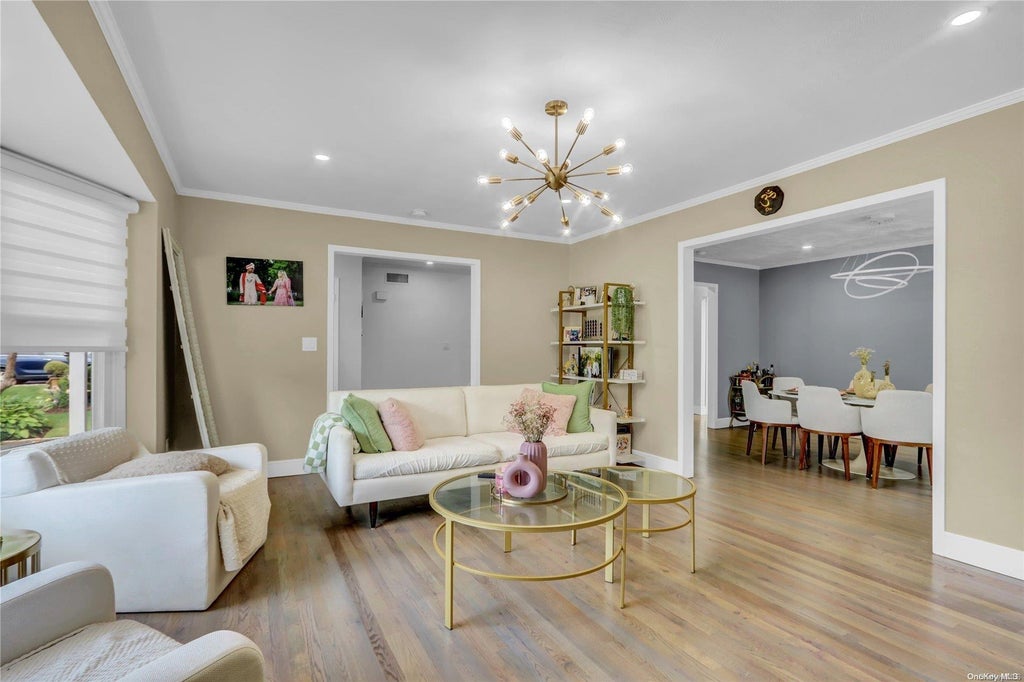 10 of 34 - 1382 Sally Court, East Meadow, NY