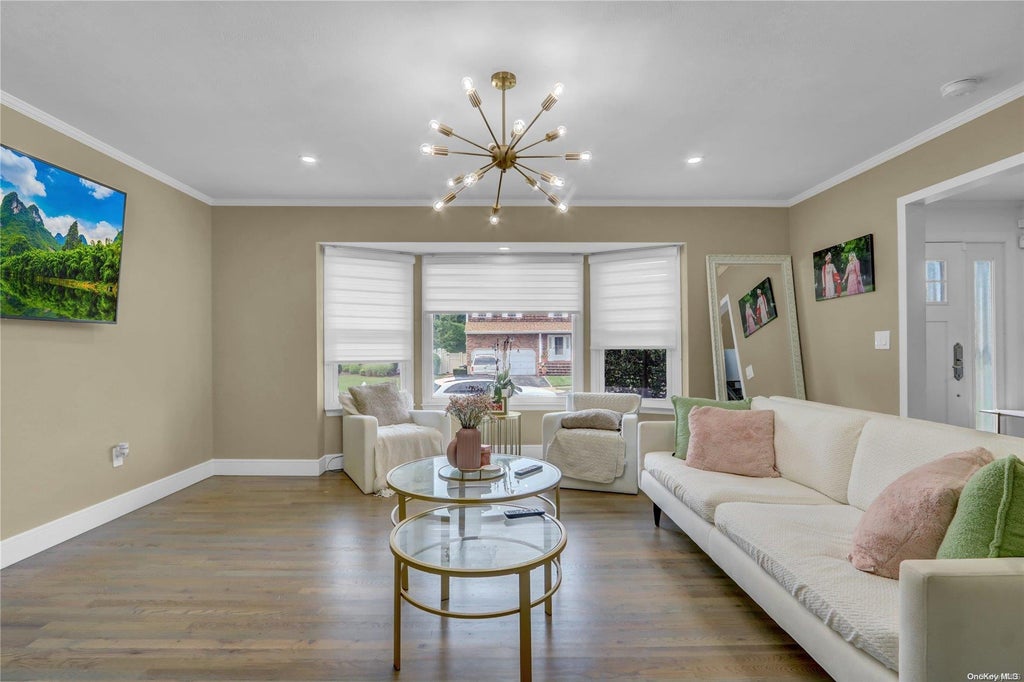 11 of 34 - 1382 Sally Court, East Meadow, NY