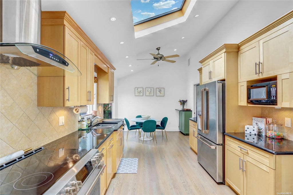 16 of 34 - 1382 Sally Court, East Meadow, NY