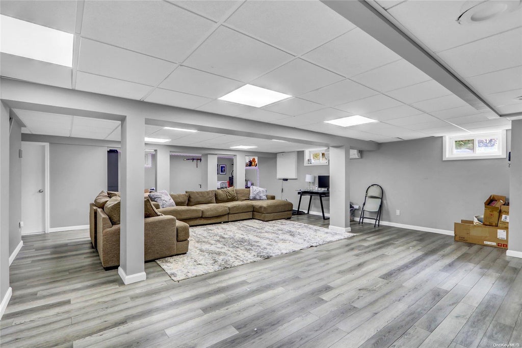 23 of 34 - 1382 Sally Court, East Meadow, NY