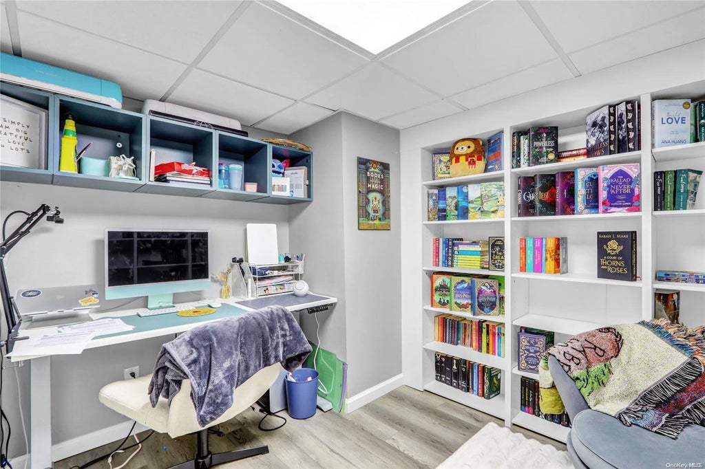 25 of 34 - 1382 Sally Court, East Meadow, NY