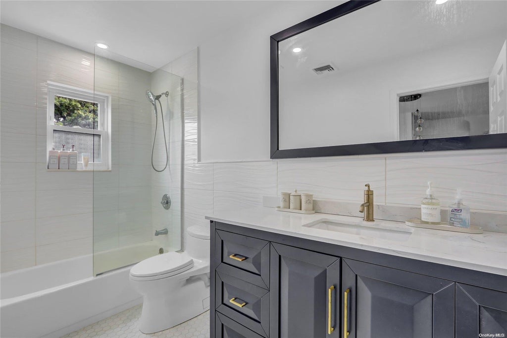28 of 34 - 1382 Sally Court, East Meadow, NY