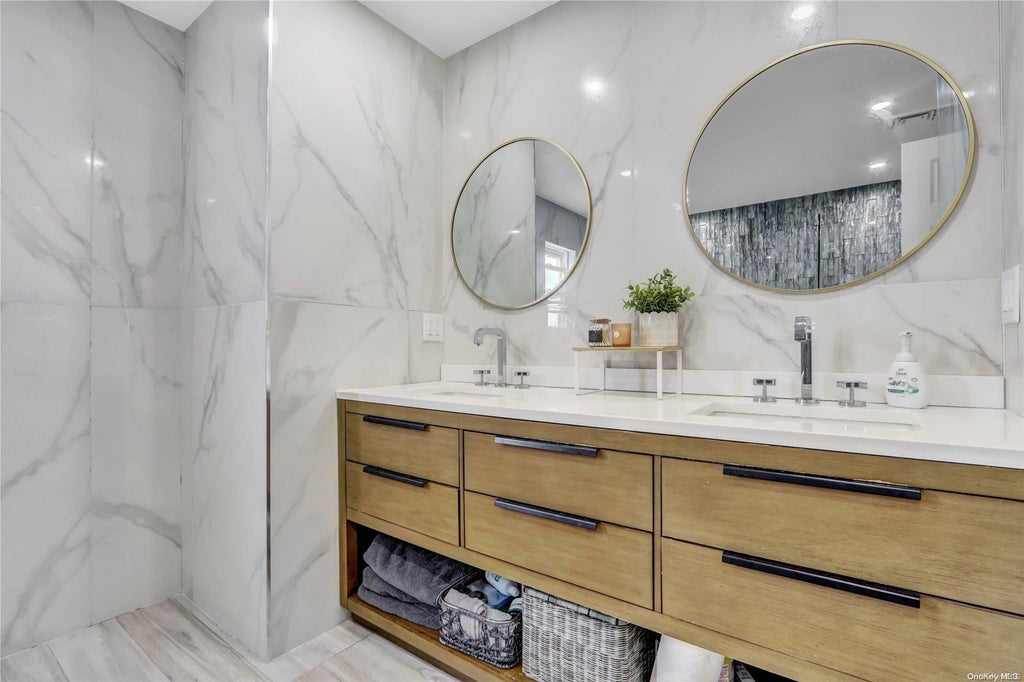 30 of 34 - 1382 Sally Court, East Meadow, NY