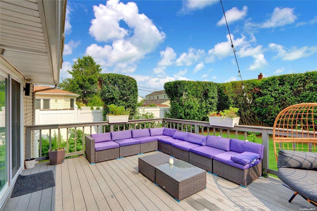 33 of 34 - 1382 Sally Court, East Meadow, NY