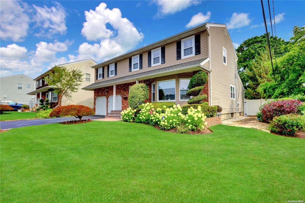 5 of 34 - 1382 Sally Court, East Meadow, NY