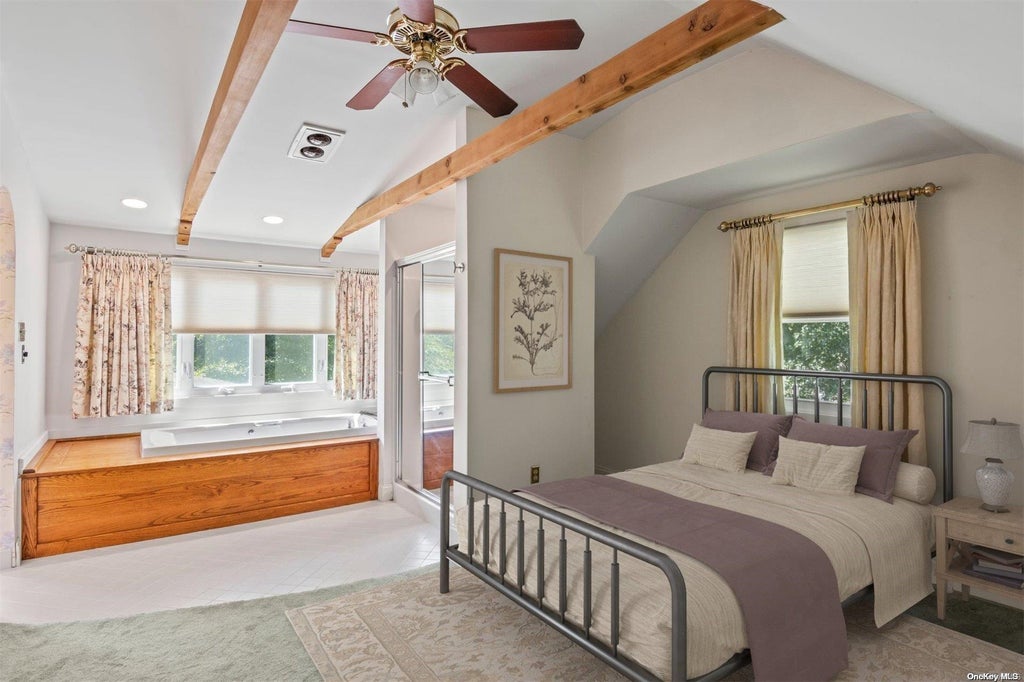 17 of 32 - 52 Riverview Court, Oakdale, NY