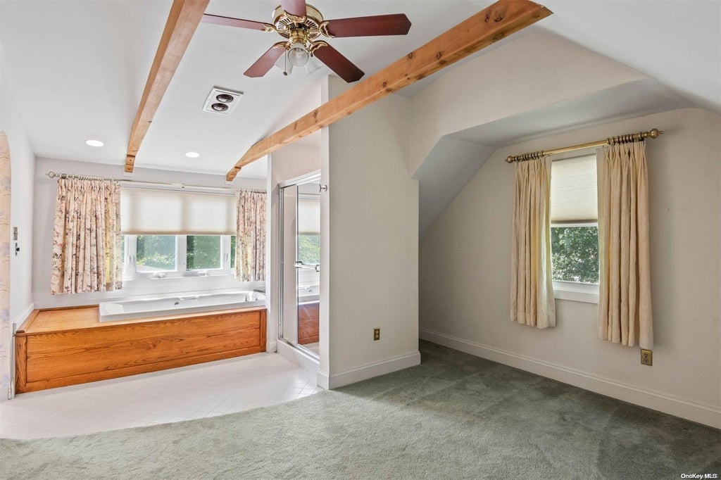 19 of 32 - 52 Riverview Court, Oakdale, NY