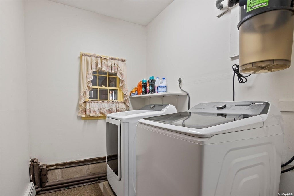23 of 32 - 52 Riverview Court, Oakdale, NY