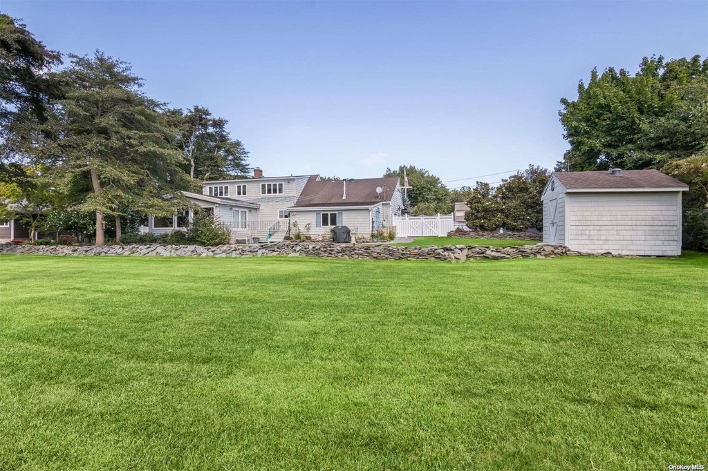 26 of 32 - 52 Riverview Court, Oakdale, NY
