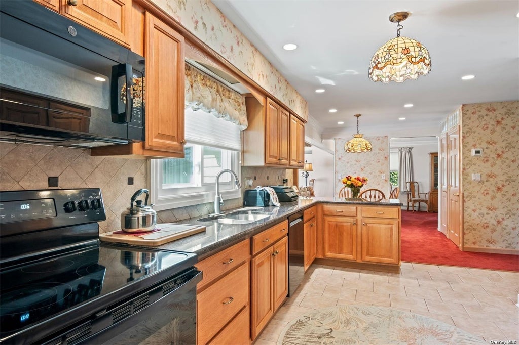 4 of 32 - 52 Riverview Court, Oakdale, NY