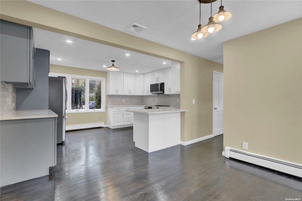 9 of 32 - 51 Dillmont Drive, Smithtown, NY