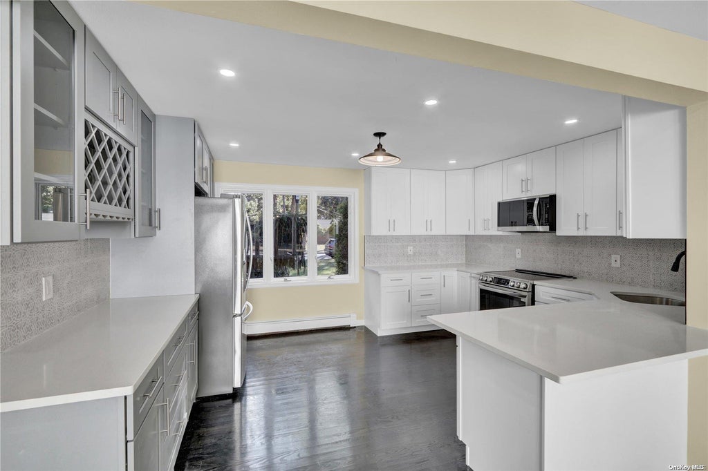 12 of 32 - 51 Dillmont Drive, Smithtown, NY