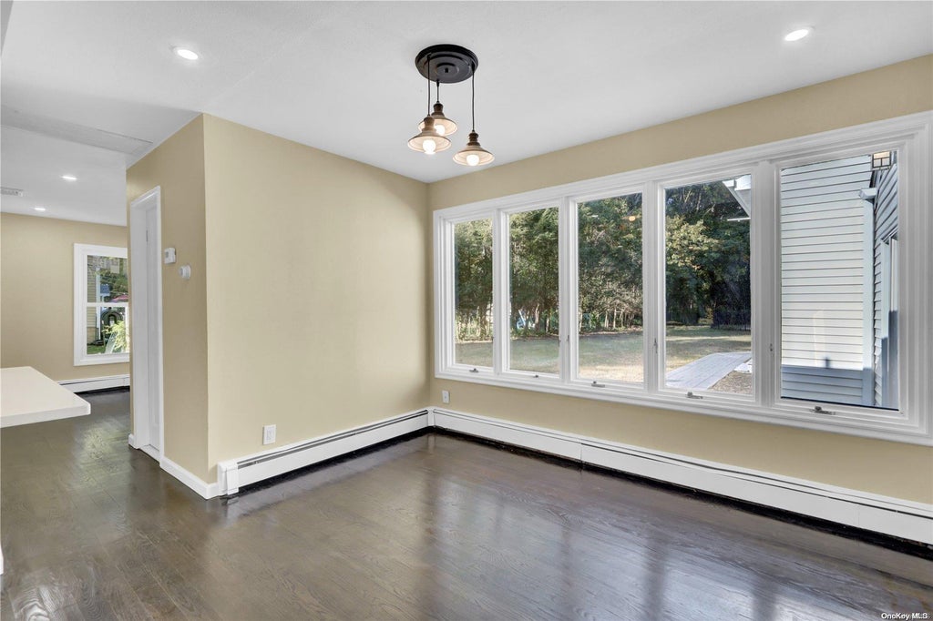 13 of 32 - 51 Dillmont Drive, Smithtown, NY