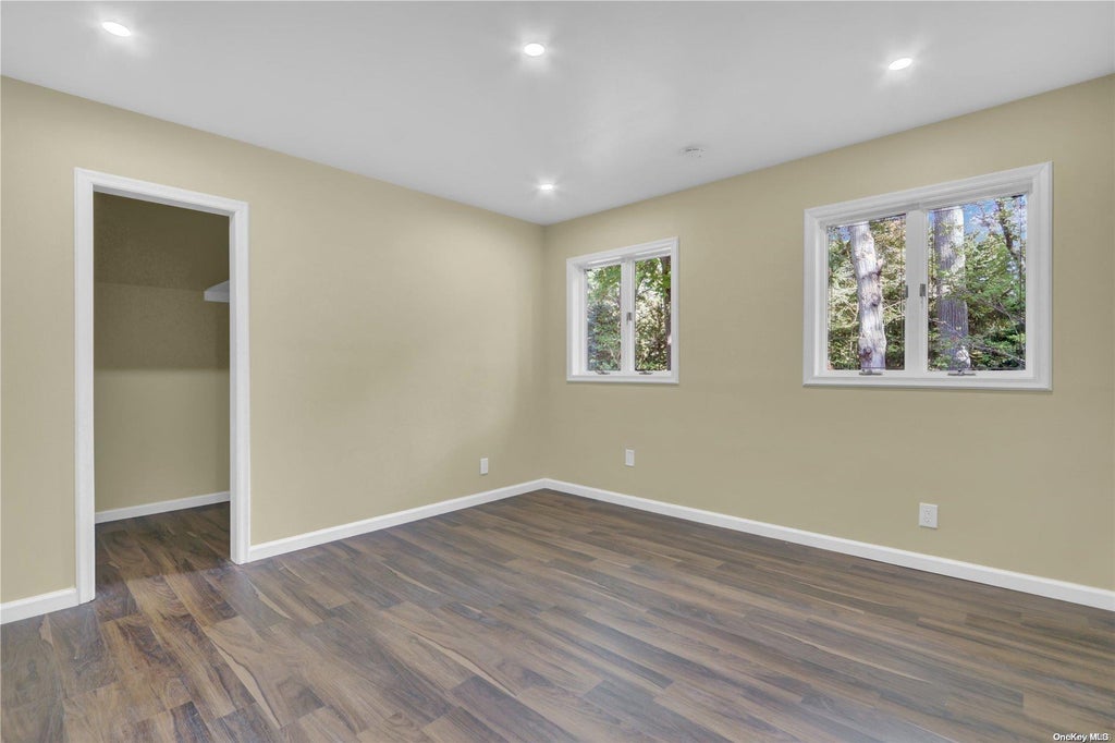 18 of 32 - 51 Dillmont Drive, Smithtown, NY