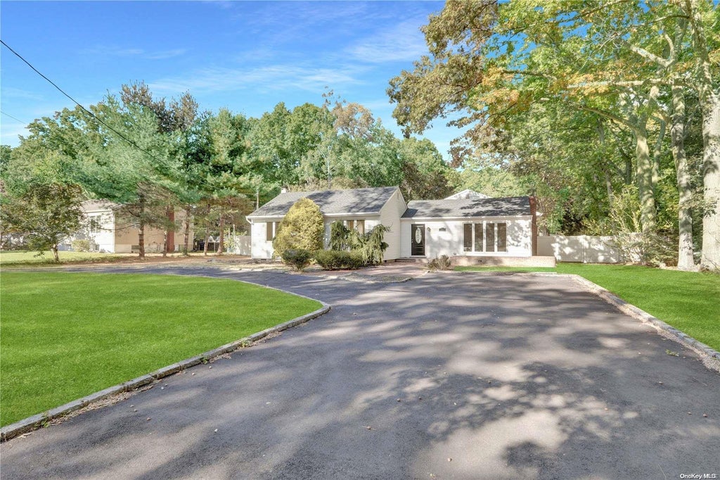 1 of 32 - 51 Dillmont Drive, Smithtown, NY