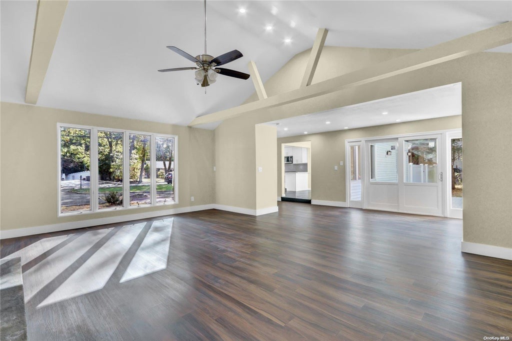 5 of 32 - 51 Dillmont Drive, Smithtown, NY