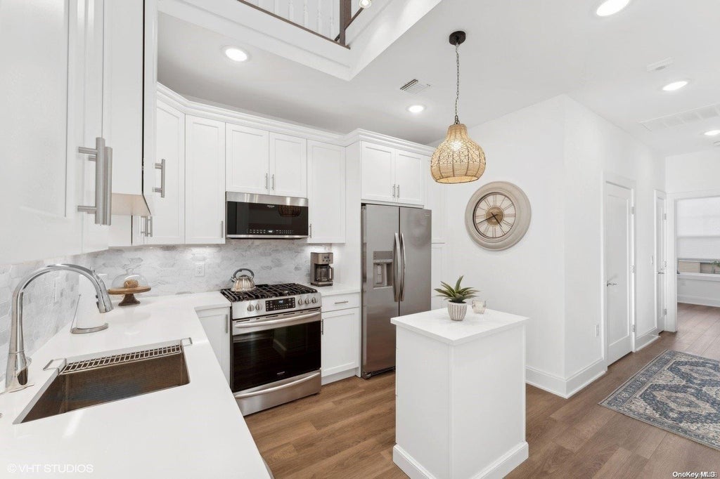9 of 31 - 331 Emanuel Way # 331, East Meadow, NY