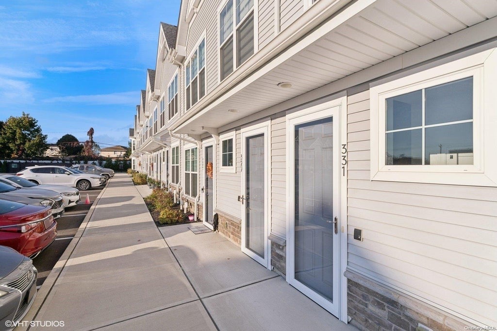 5 of 31 - 331 Emanuel Way # 331, East Meadow, NY