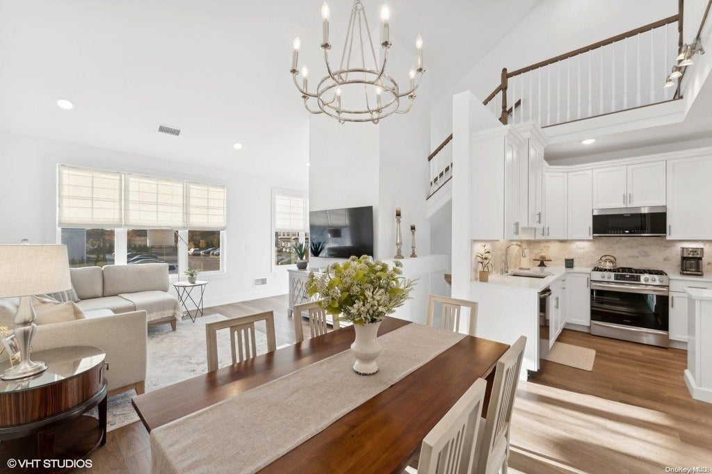 6 of 31 - 331 Emanuel Way # 331, East Meadow, NY