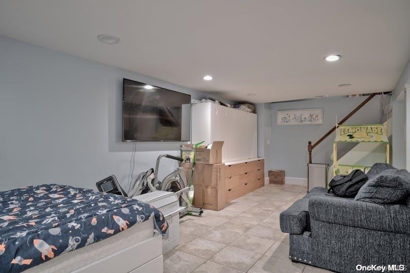 16 of 36 - 8 Glacier Drive, Smithtown, NY
