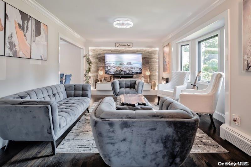 34 of 36 - 8 Glacier Drive, Smithtown, NY