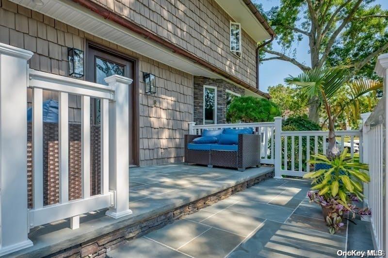 4 of 36 - 8 Glacier Drive, Smithtown, NY