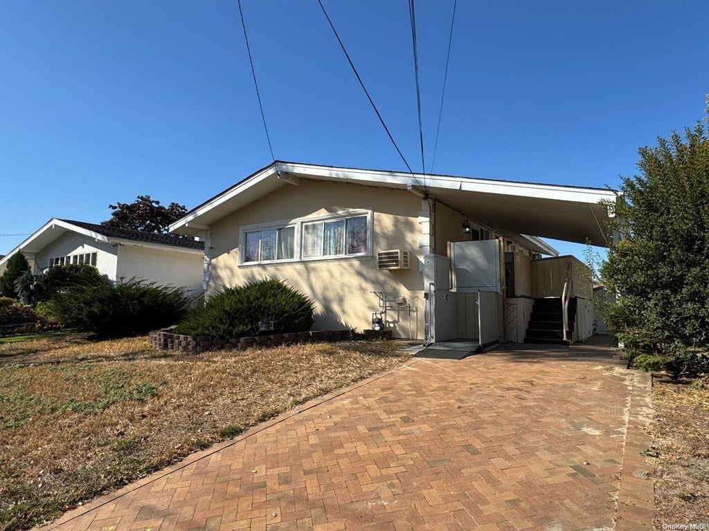 1 of 24 - 1061 Northern Boulevard, Baldwin, NY