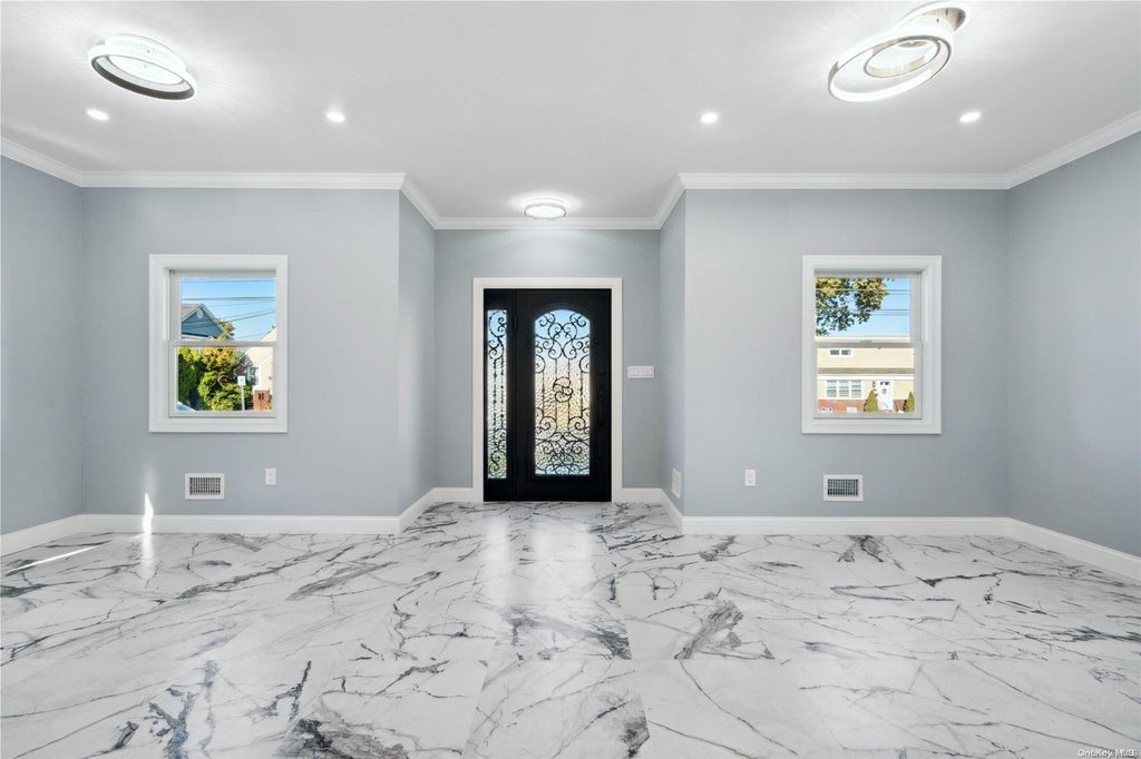 4 of 29 - 1007 Third Avenue, Franklin Square, NY