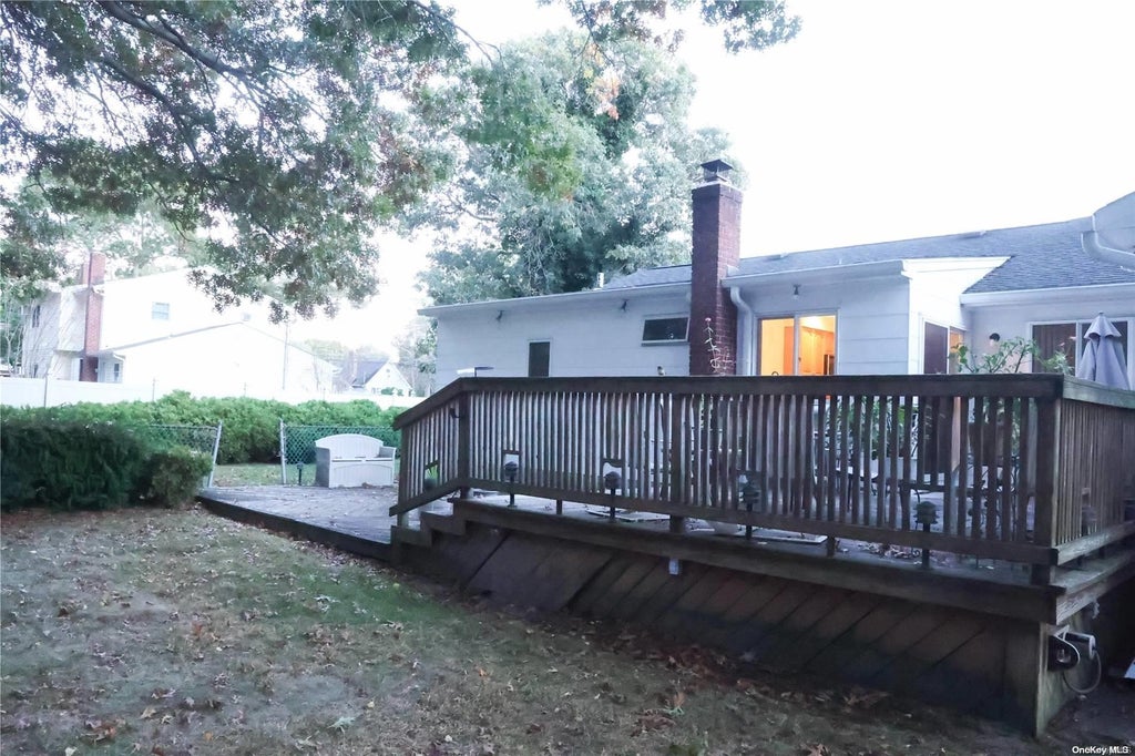 30 of 32 - 247 Trumpet Lane, Holbrook, NY
