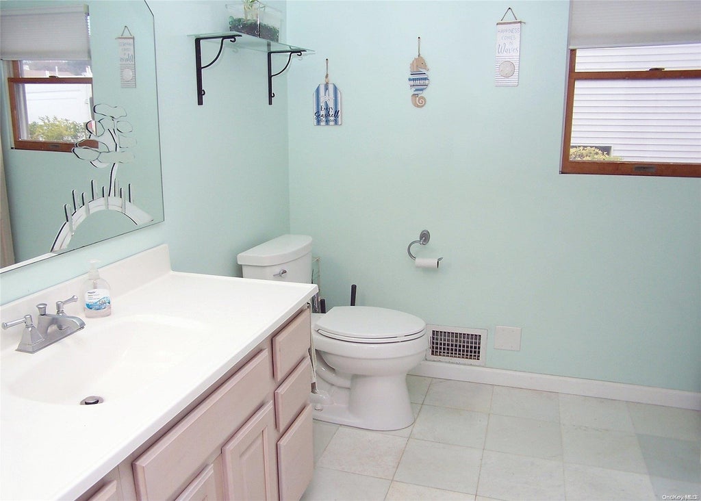 9 of 13 - 4 Quail Road, Mastic Beach, NY
