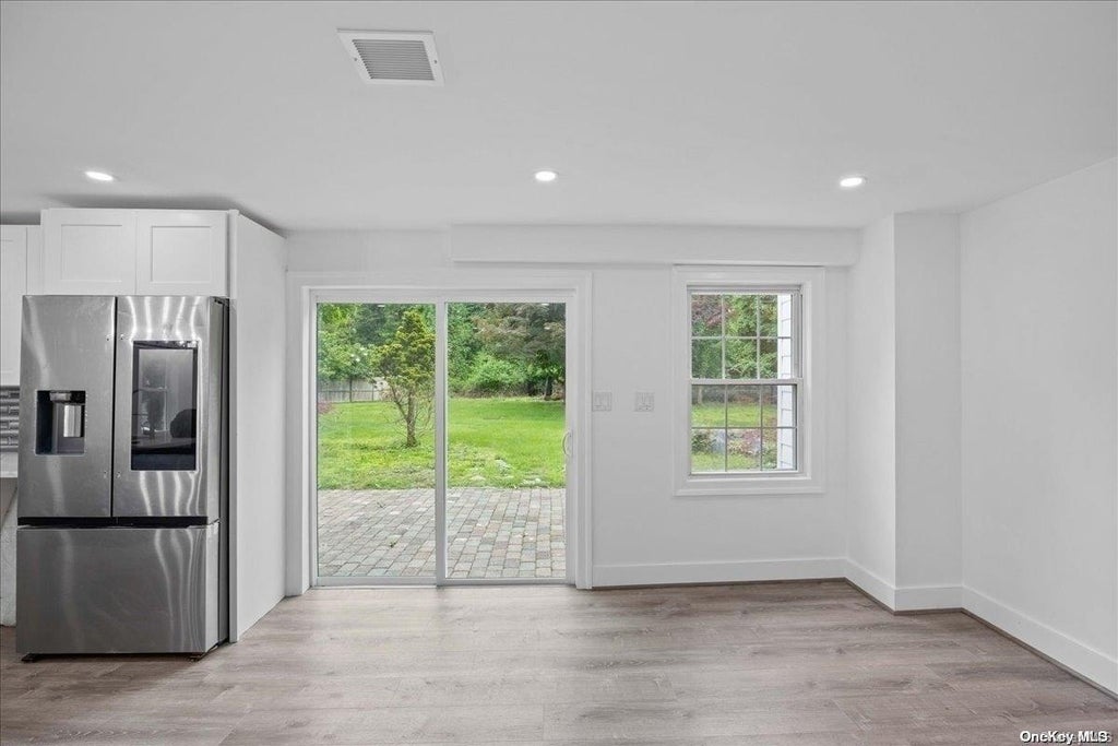 11 of 37 - 30 New Mill Road, Smithtown, NY