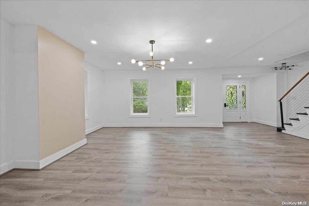 17 of 37 - 30 New Mill Road, Smithtown, NY