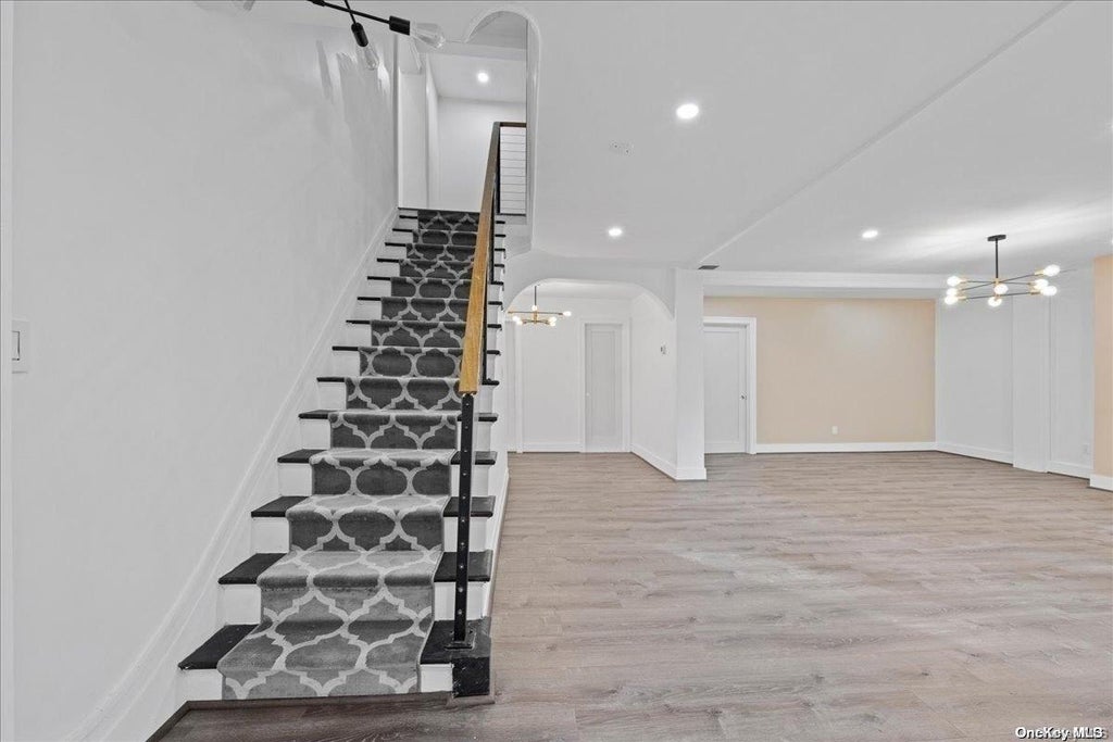 18 of 37 - 30 New Mill Road, Smithtown, NY