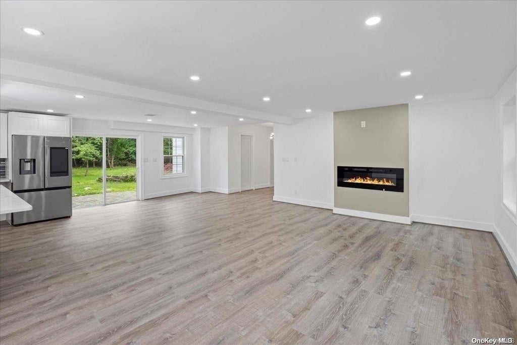 7 of 37 - 30 New Mill Road, Smithtown, NY