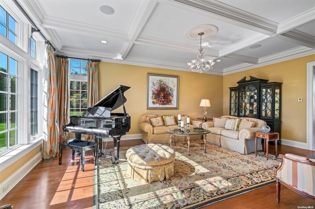 8 of 39 - 697 Short Beach Road, Nissequogue, NY
