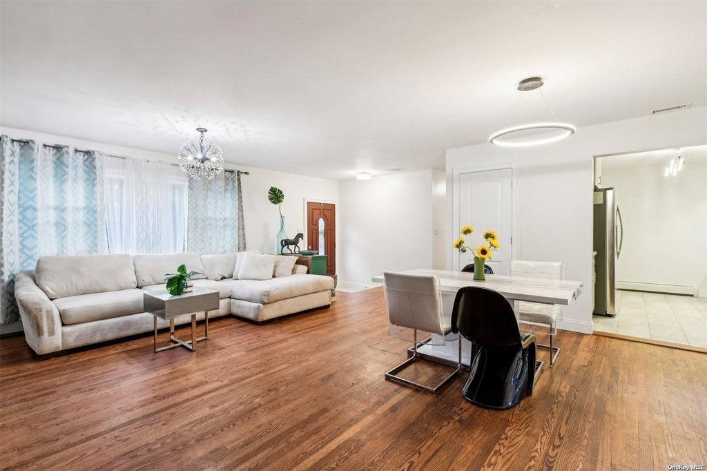 10 of 37 - 126 Country Road, Smithtown, NY