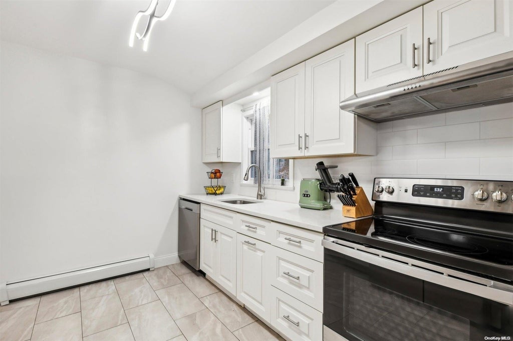 17 of 37 - 126 Country Road, Smithtown, NY