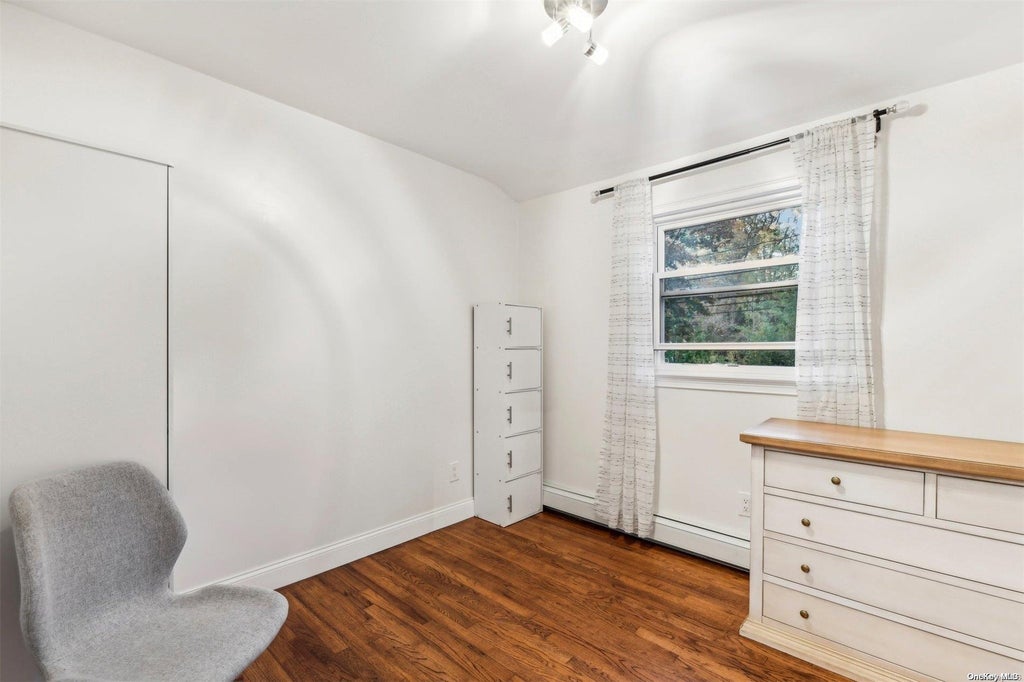 19 of 37 - 126 Country Road, Smithtown, NY