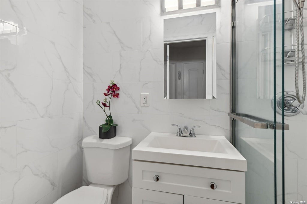 20 of 37 - 126 Country Road, Smithtown, NY