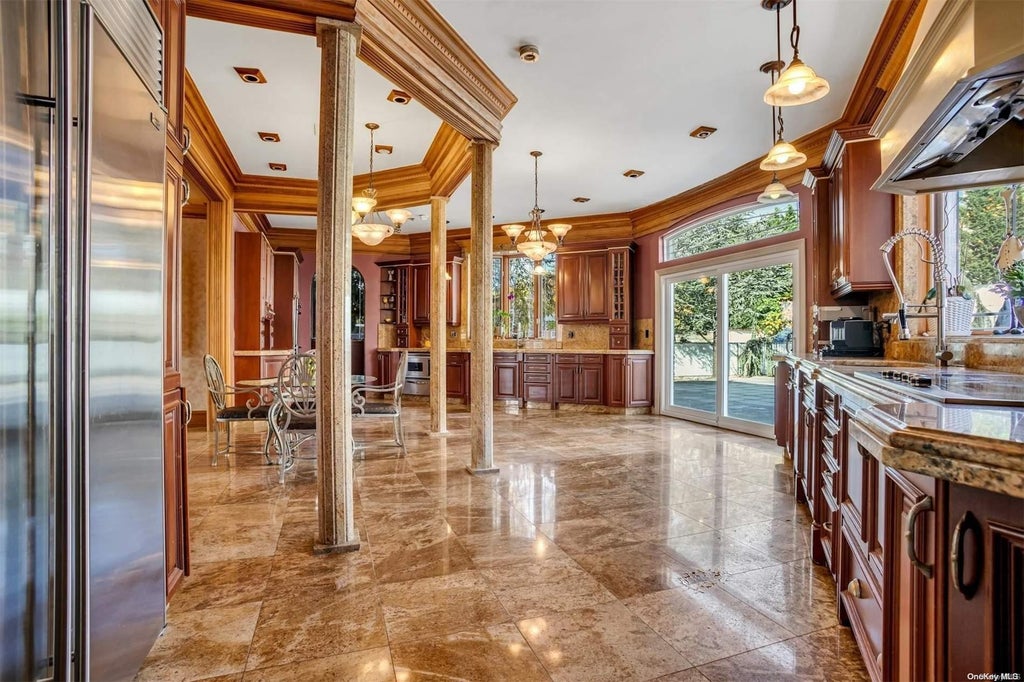 11 of 36 - 19 Center Drive, Malba, NY