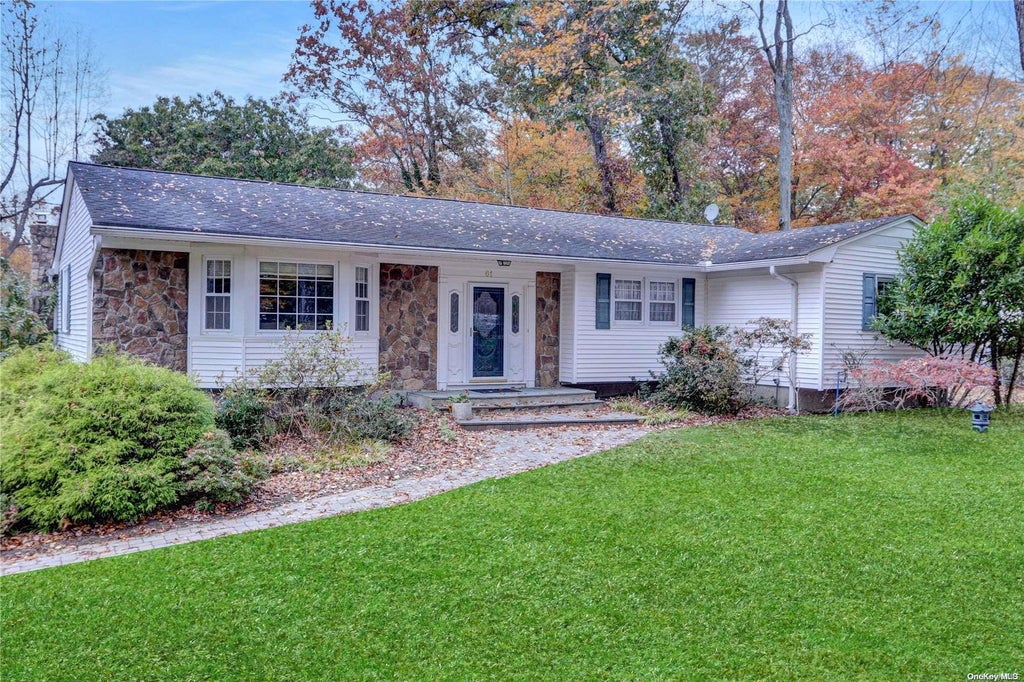 17 of 35 - 61 New Mill Road, Smithtown, NY