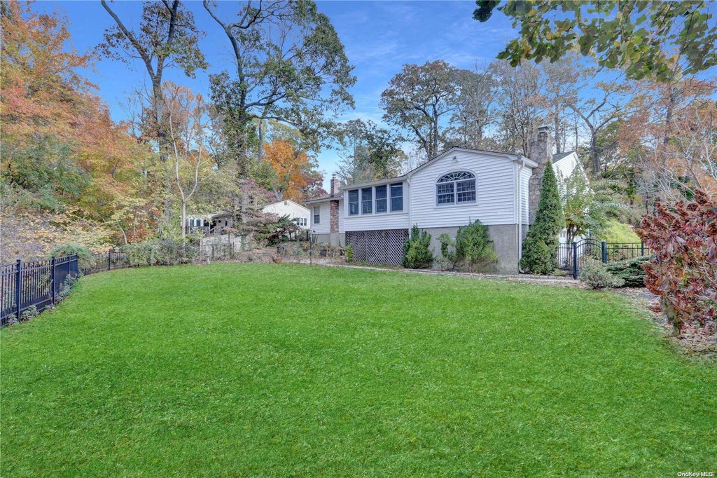 20 of 35 - 61 New Mill Road, Smithtown, NY