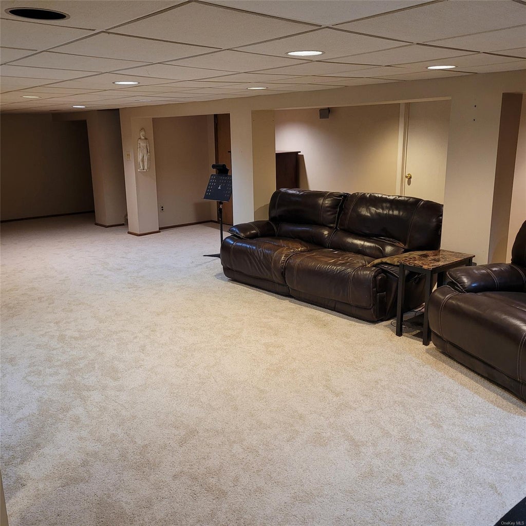 22 of 35 - 61 New Mill Road, Smithtown, NY
